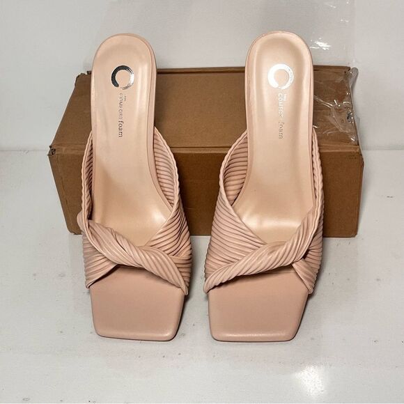 Journee Collection Greer Pleated Sandals - Picture 5 of 7